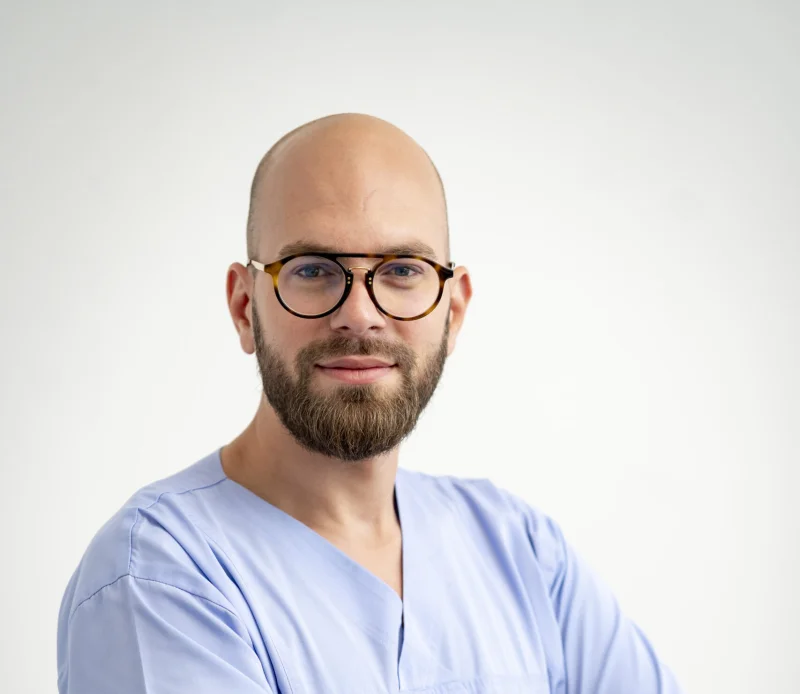 Dr. Vlad Marin, medic specialist chirurgie generală, supraspecializat în chirurgia bariatrică